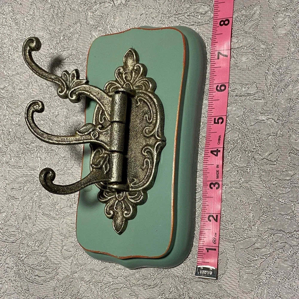 Vintage-Style Adjustable Wall Hook in Mint and Silver